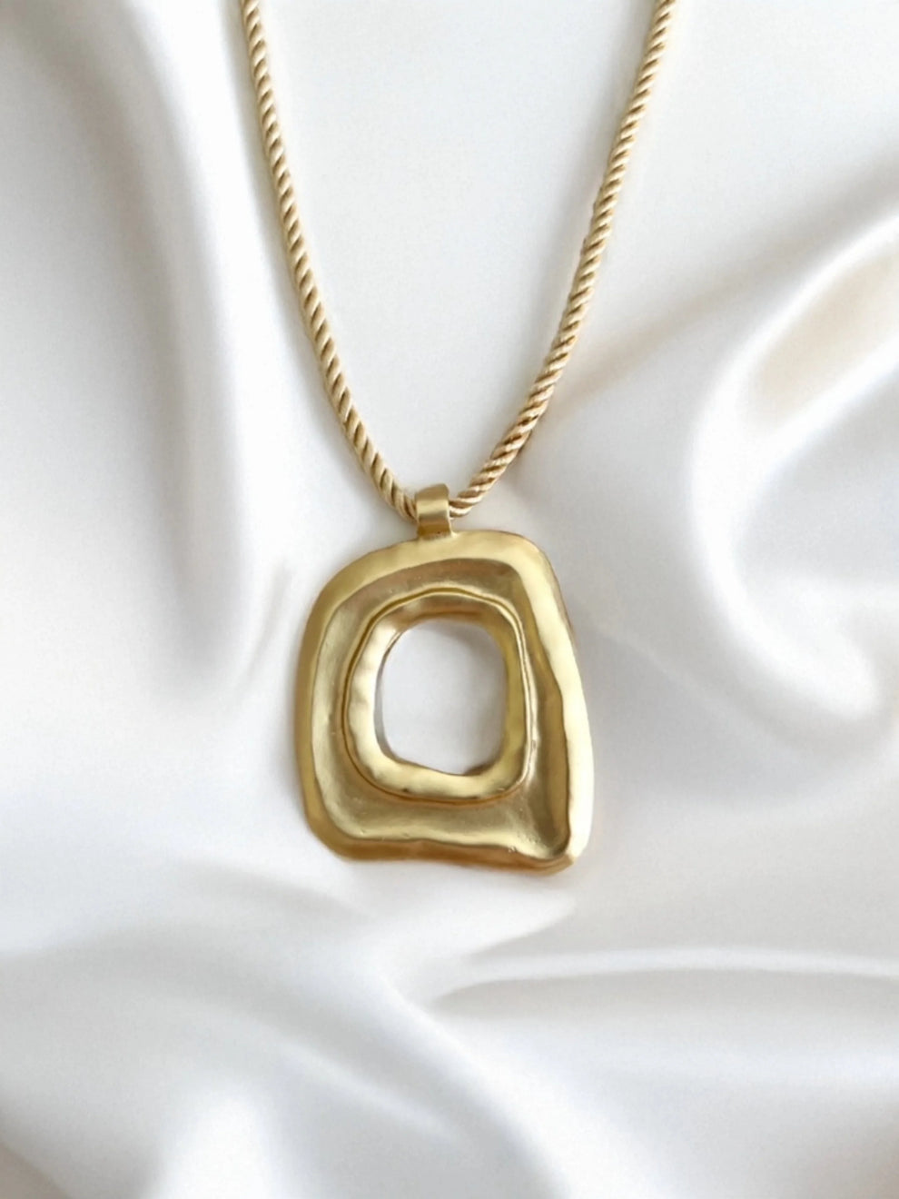 Pien Necklace